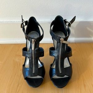 Guess open toe sandal